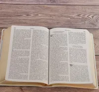 Bible NEG 11862, GC,couv souple blanche, tranche or